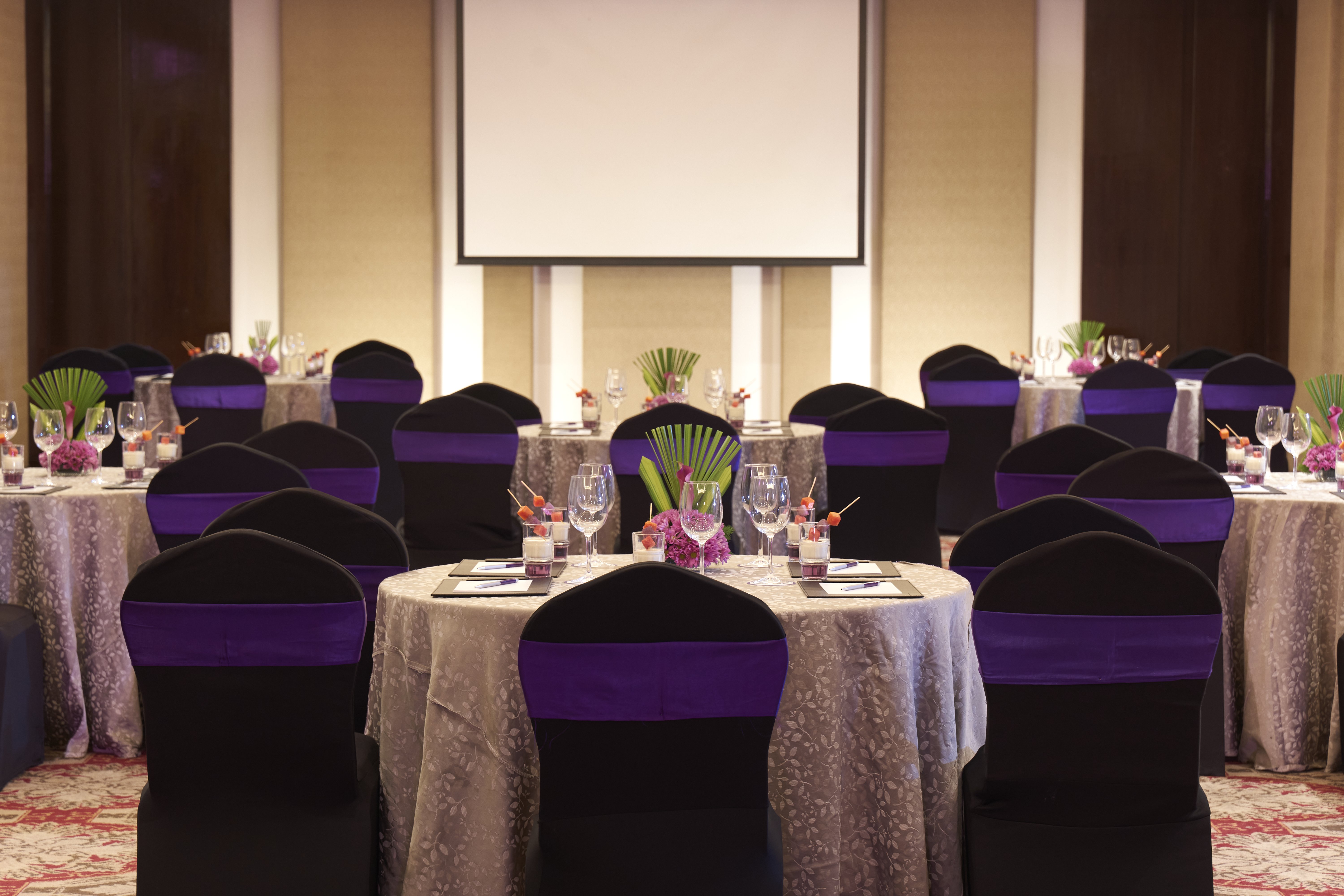 Vivanta Bengaluru Residency Road 67/77