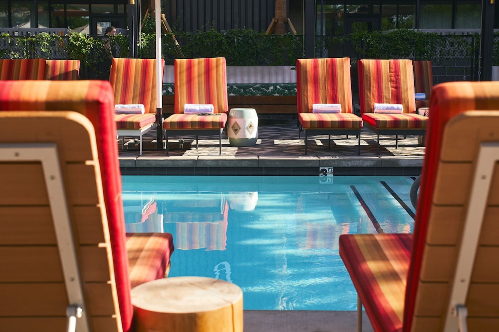 Rise Uptown Hotel 4/58