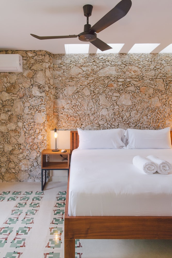 TreeHouse Boutique Hotel 17/50