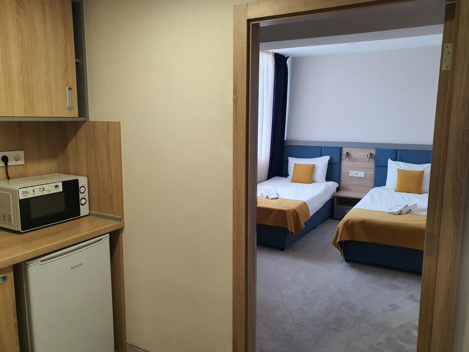 2 Bedrooms, Suite