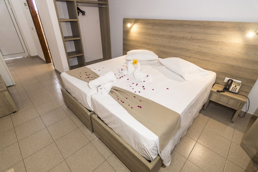 Tivoli Hotel Rhodes 12/50