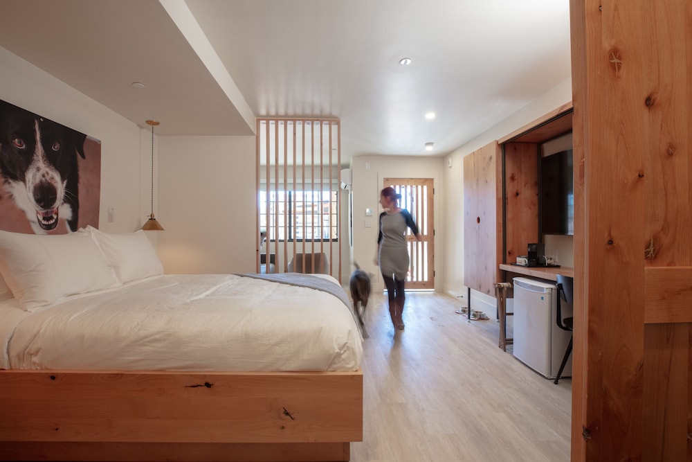 Standard, King Bed