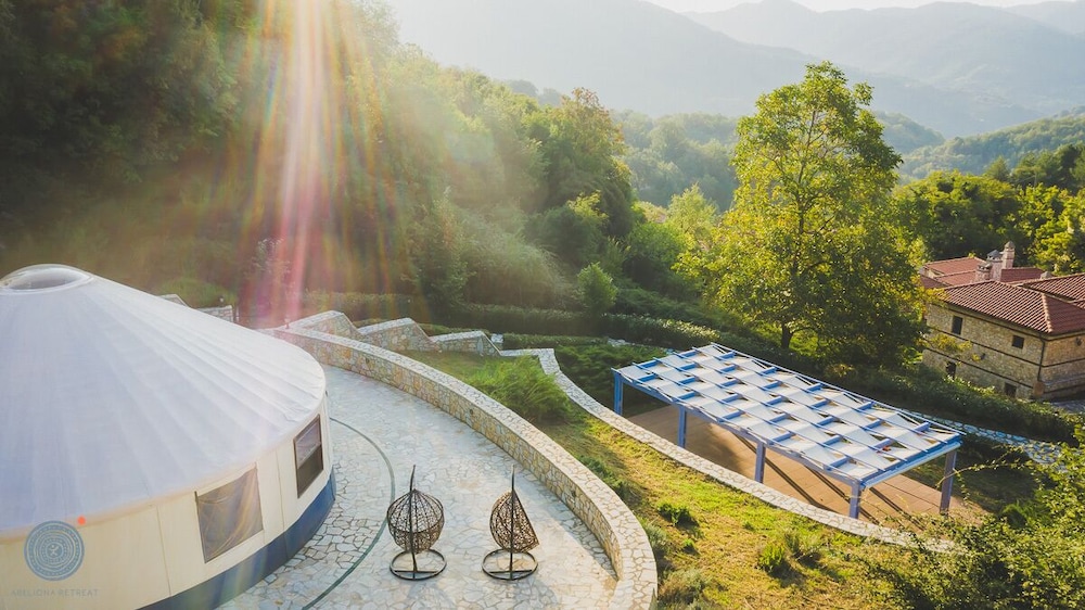 Abeliona Retreat 39/41