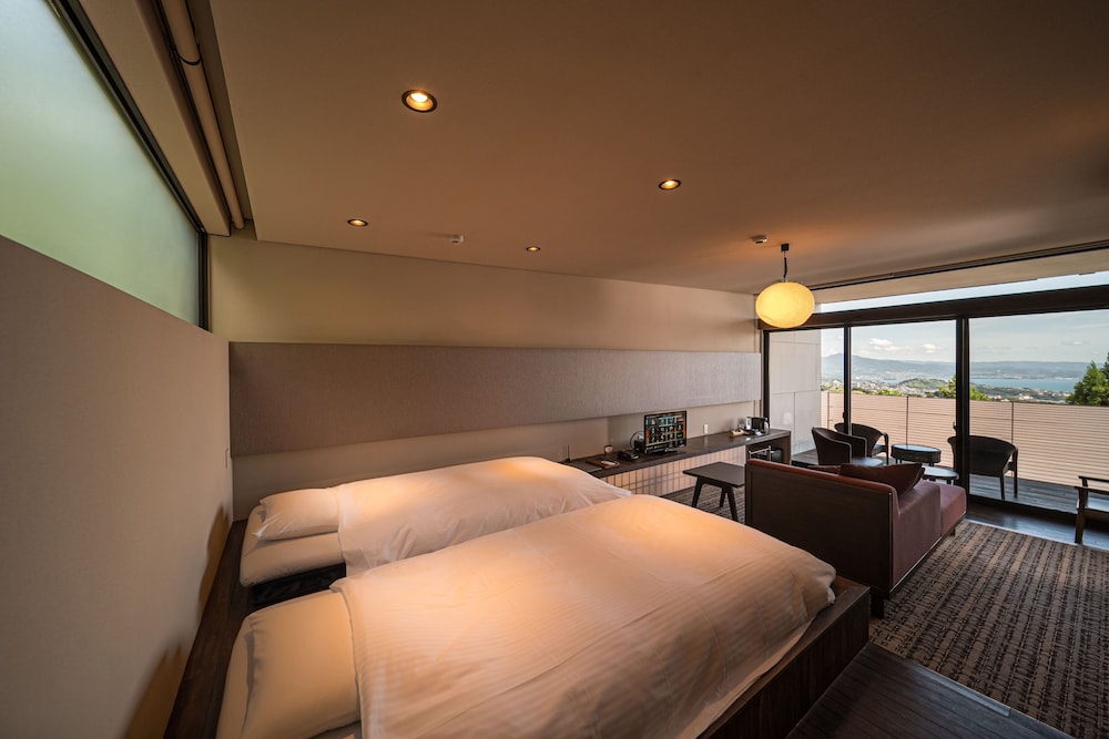 Japanese Western, 3 Futon Beds, Outdoor Bath