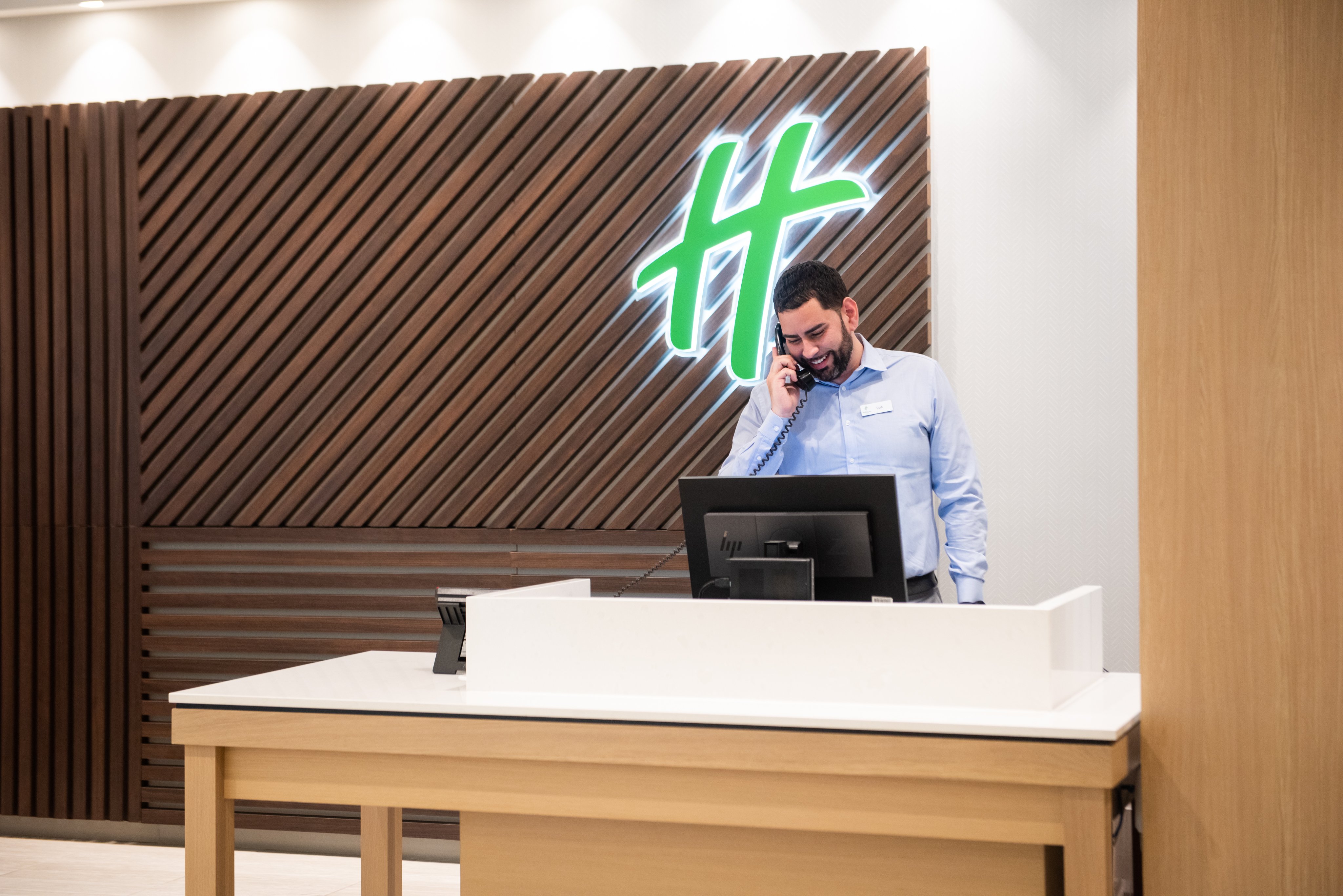 Holiday Inn Newark International Airport An Ihg Hotel 11/84