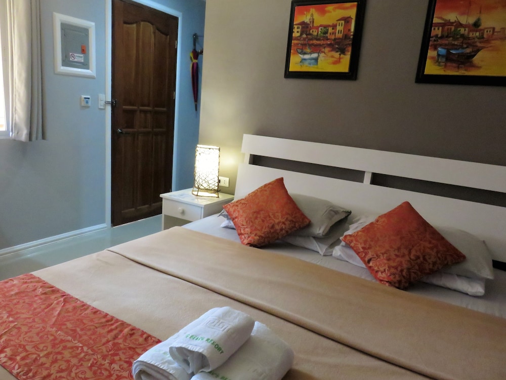Kav's Beach Resort 11/69