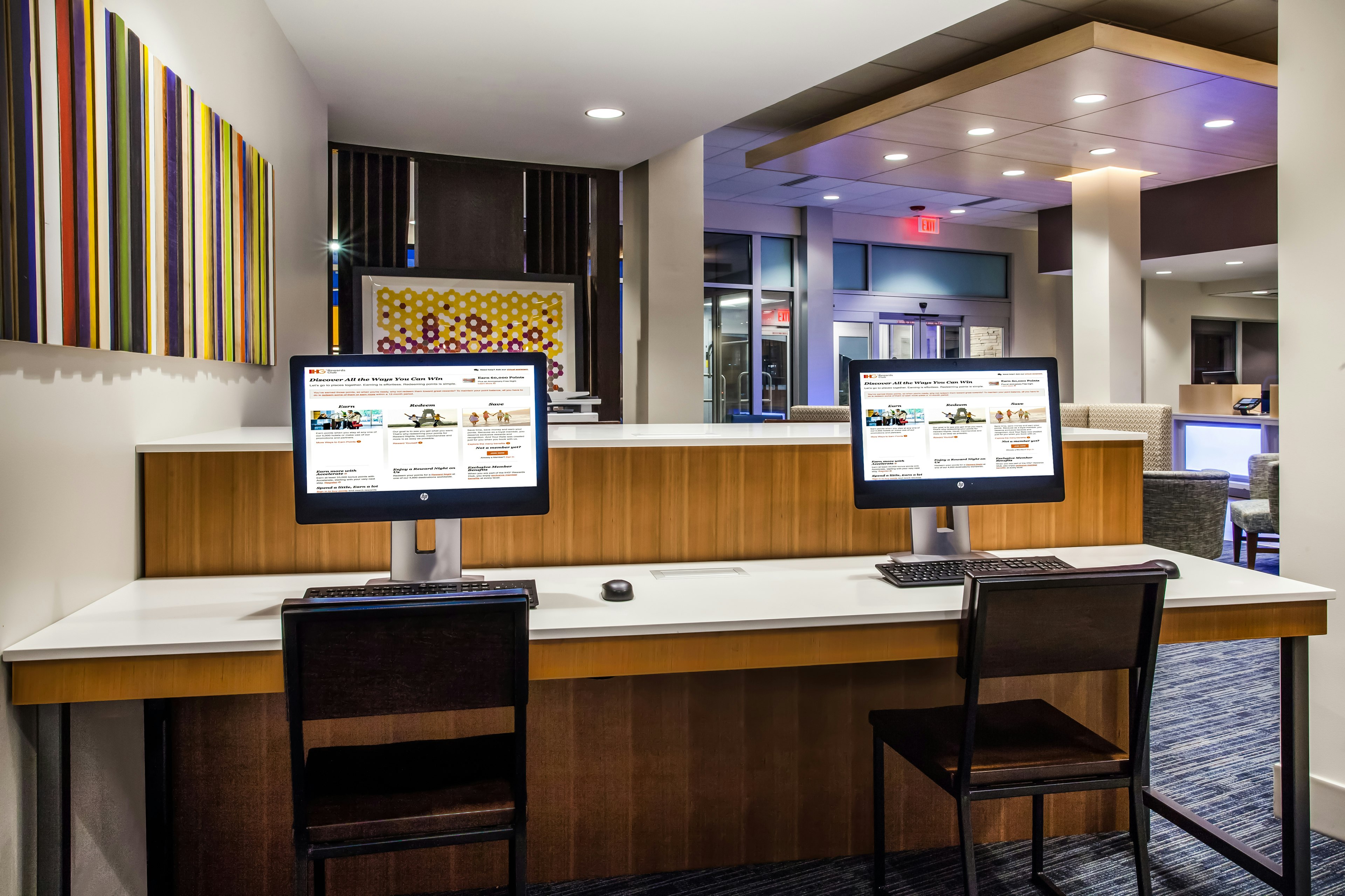 Holiday Inn Express & Suites Queensbury - Lake George Area 66/71