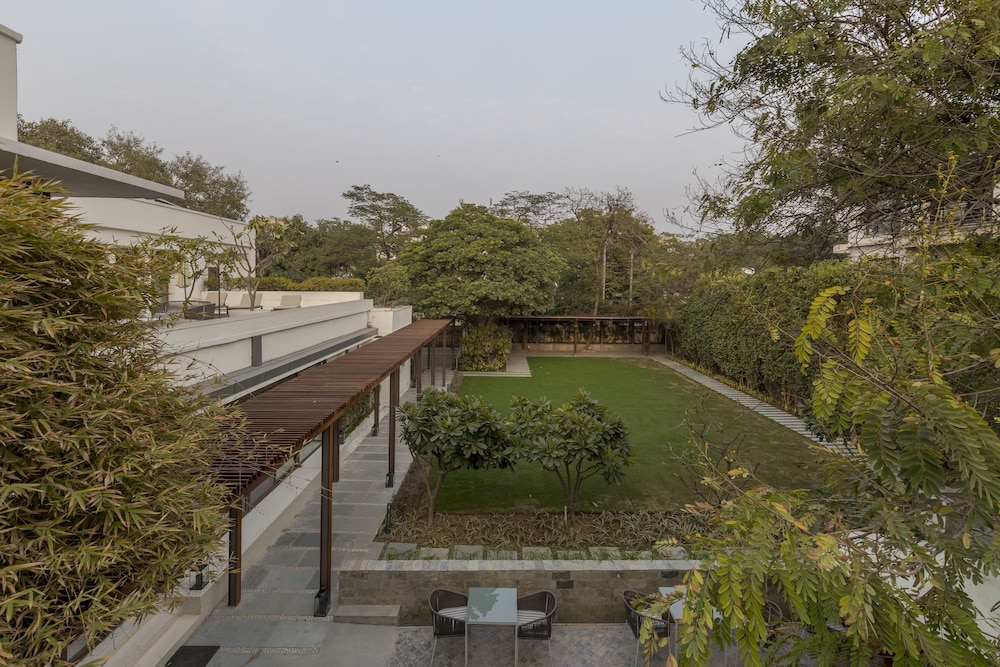 The Manor New Delhi 10/74