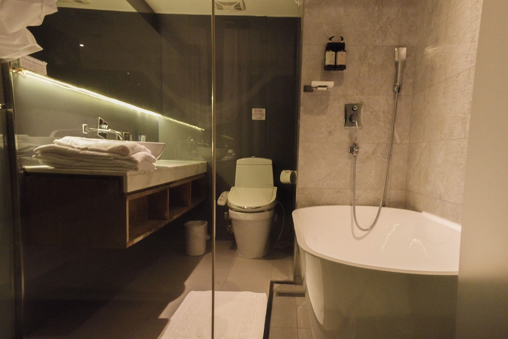 W5 Best Hotel 53/54
