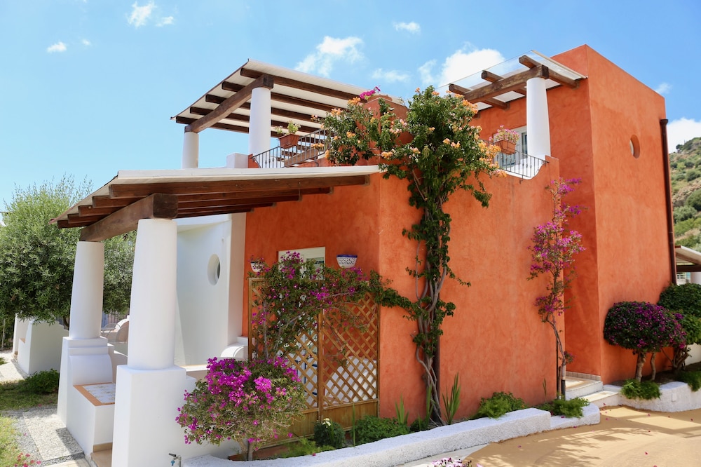 Hotel Bougainville 2/50