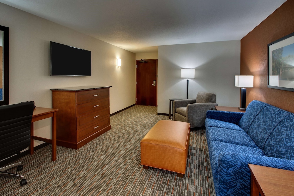 Drury Inn & Suites Iowa City Coralville 29/50