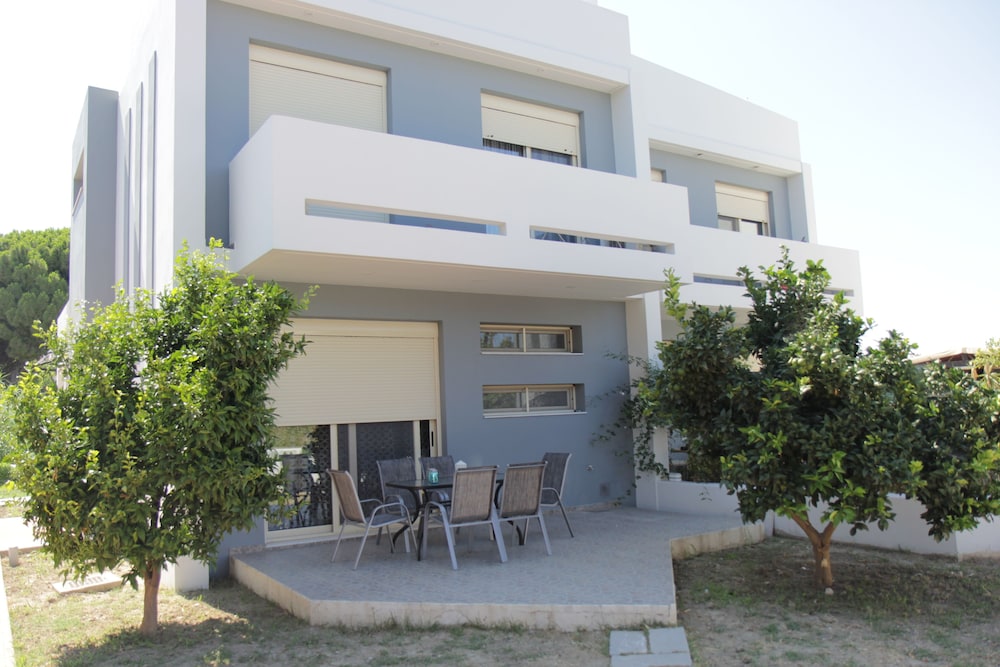Platoni Elite Apartments photo5