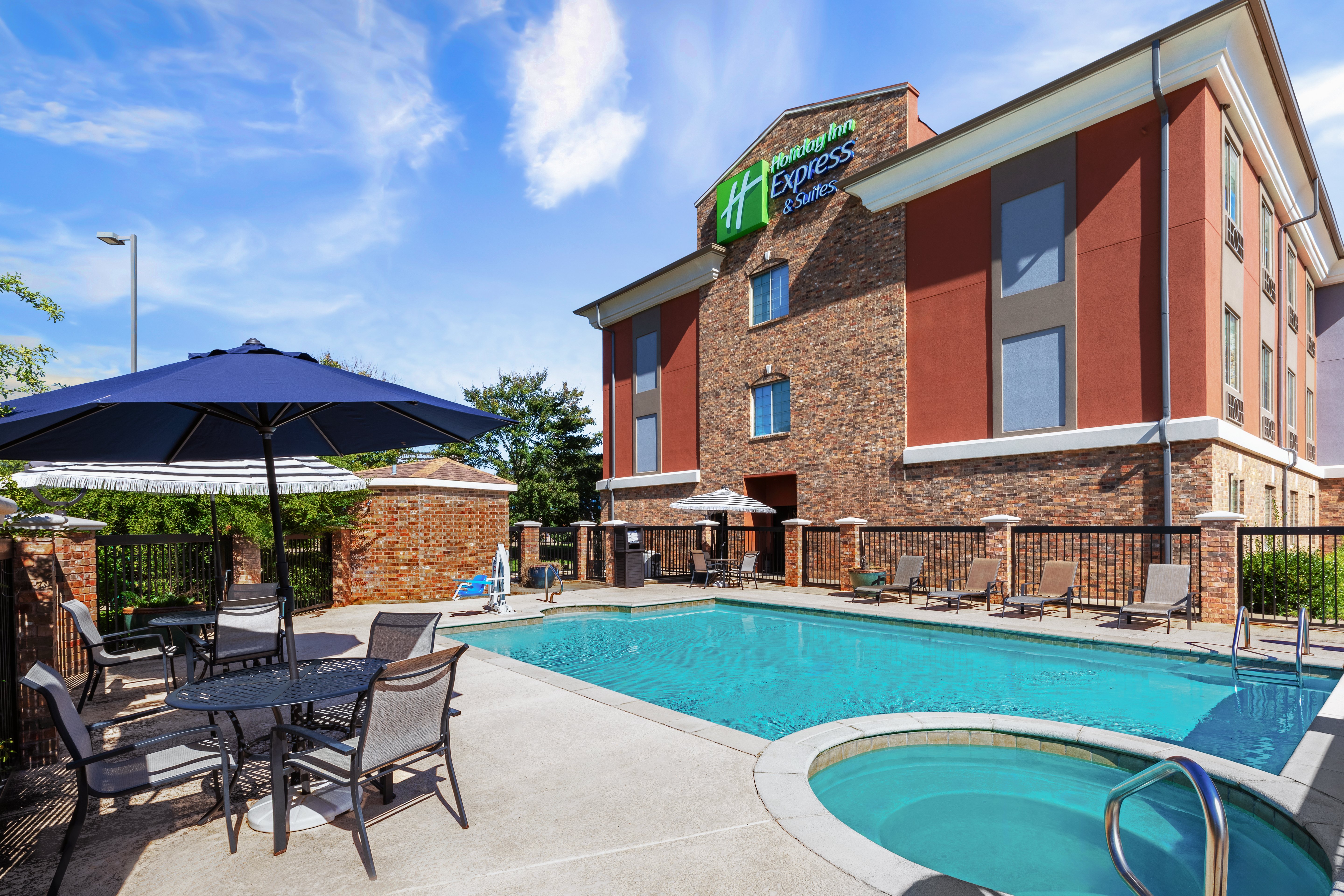Holiday Inn Express Hotel Suites Henderson Traffic Star 54/54