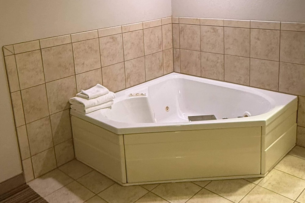 Country Inn Suites By Radisson Mason City Ia 50/50