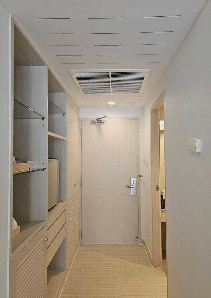COSY BEACH HOTEL 24/50