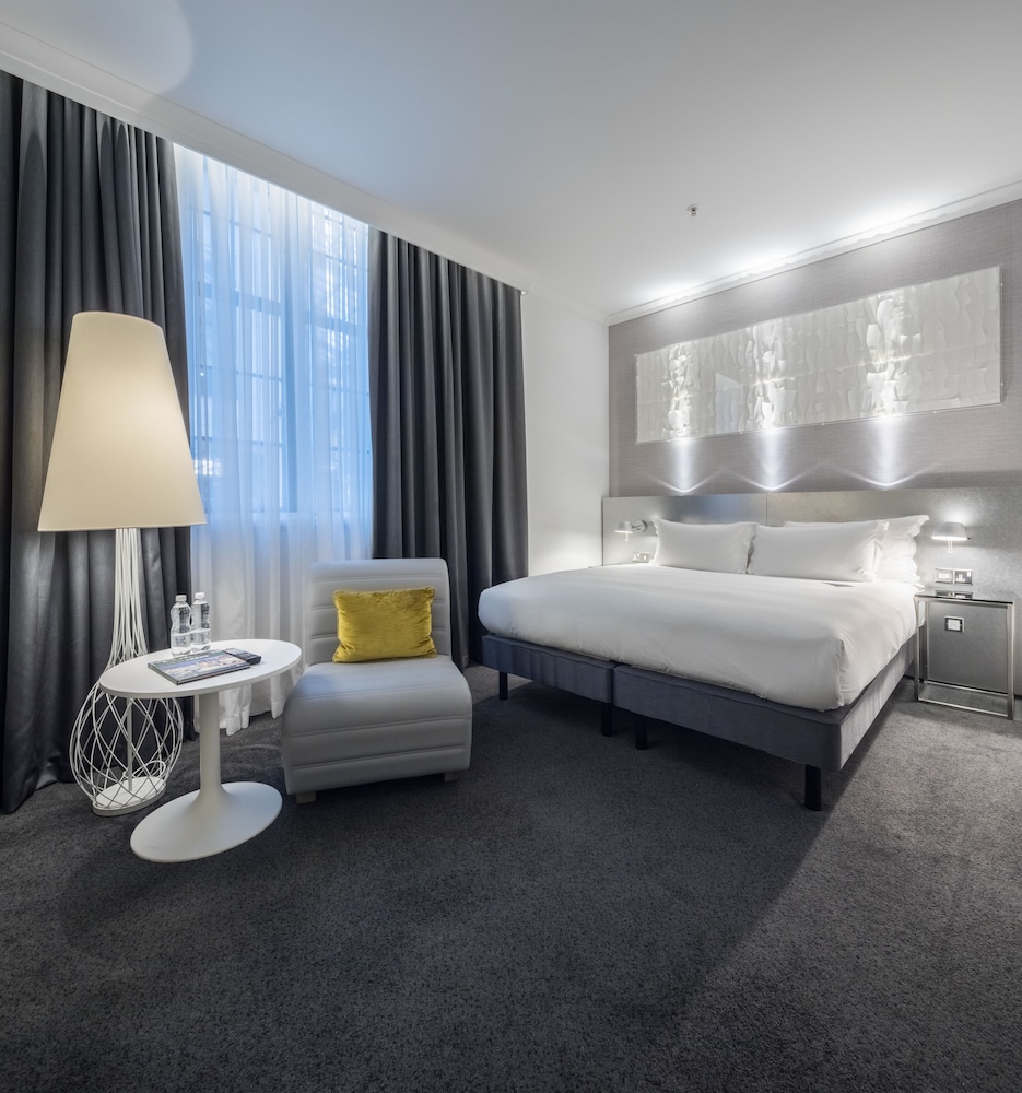 Radisson Blu Hotel, Leeds 6/66
