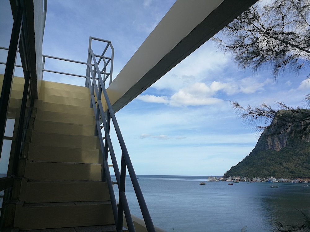 Aow Noi Sea View Resort 44/50