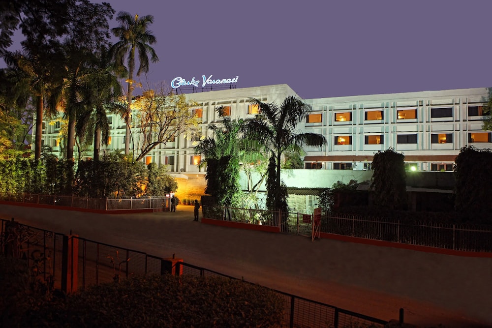 Clarks Hotel 2/50