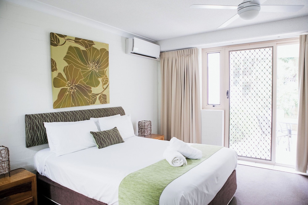 Apartment, Queen Bed, Garden View