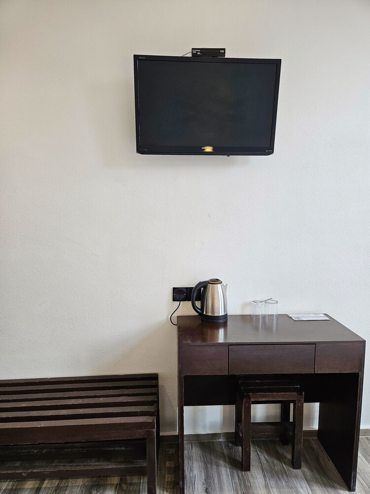 Georgetown Inn by Sky Hive 8/50
