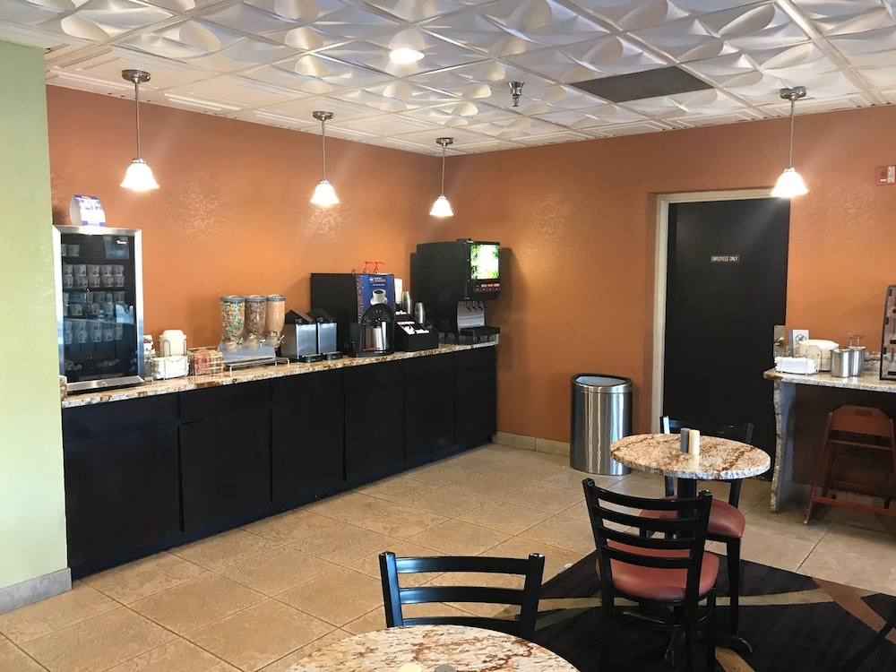 Best Western Knoxville Suites - Downtown 9/39