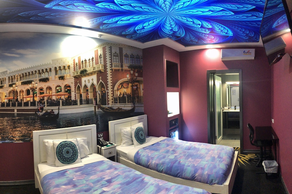 Amelia Budget Hotel 29/34