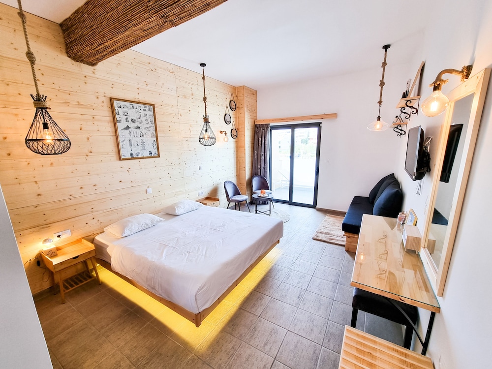 Penelope Hotel 13/30