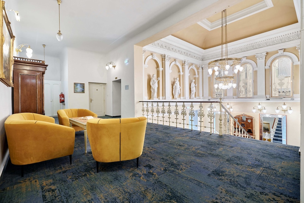 Hotel Maxim 7/39