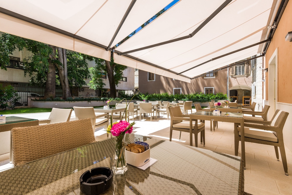 Hotel Marul 62/80