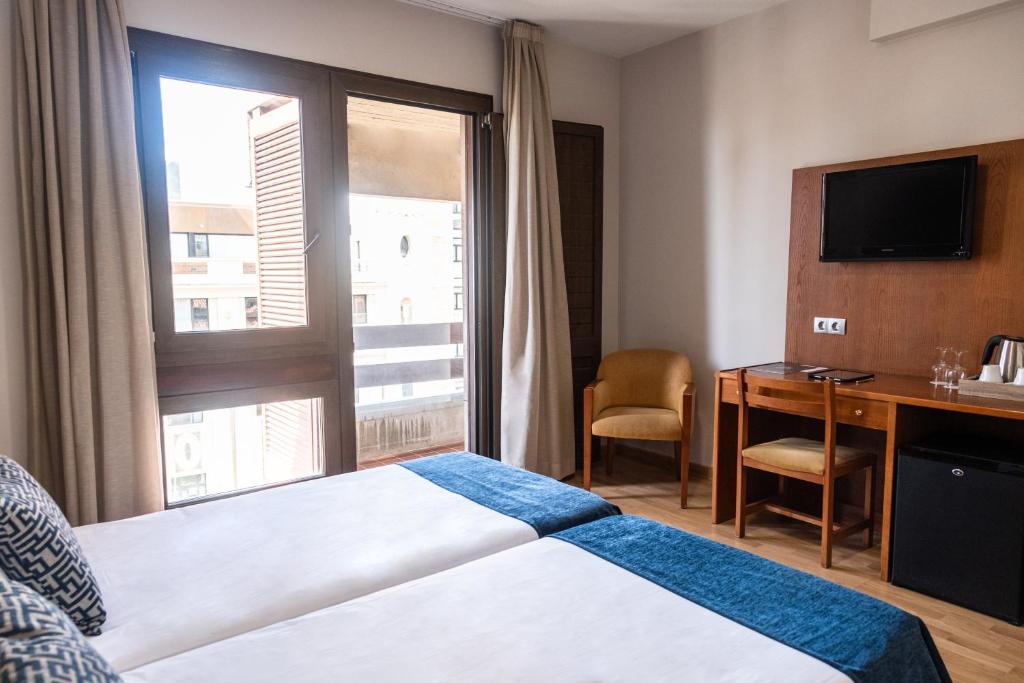Room, Double Bed, Exterior Entrance