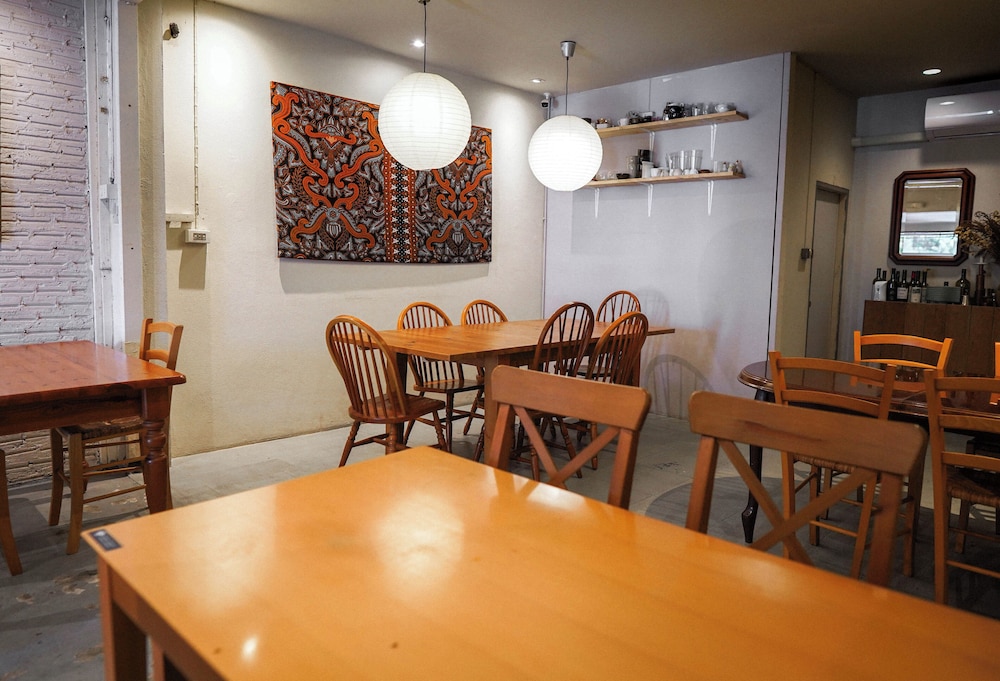 The Goose Cafe & Hostel 30/38