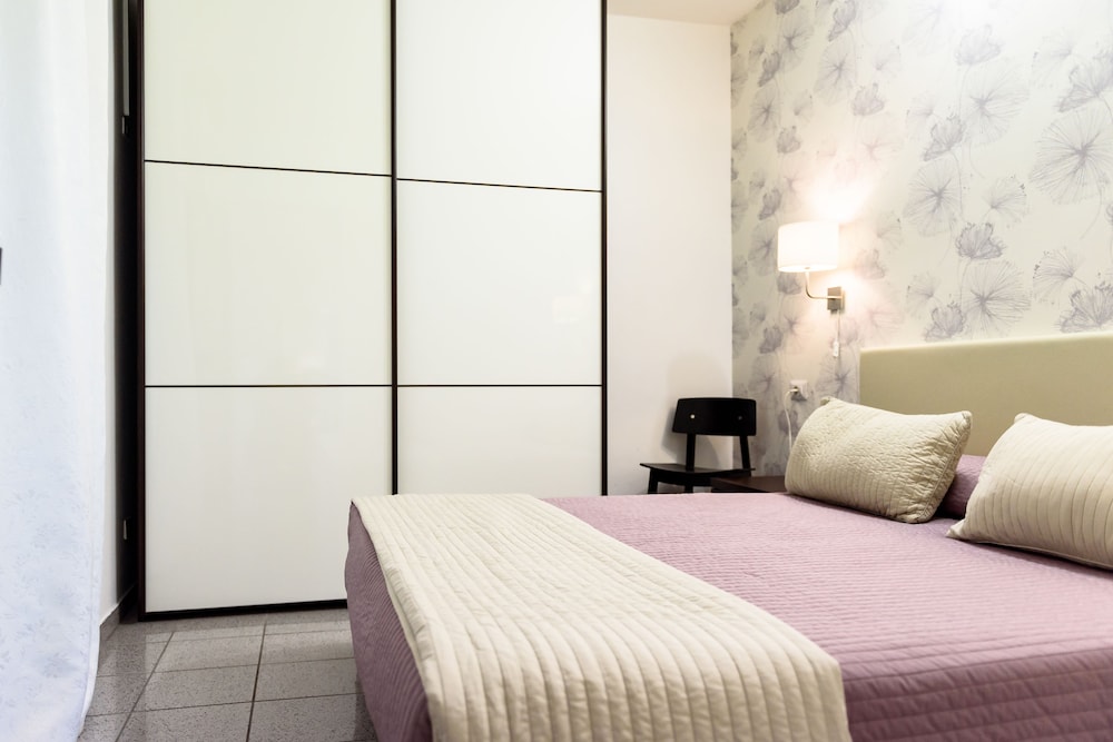 1 BEDROOM, SUPERIOR, APARTMENT, KITCHEN