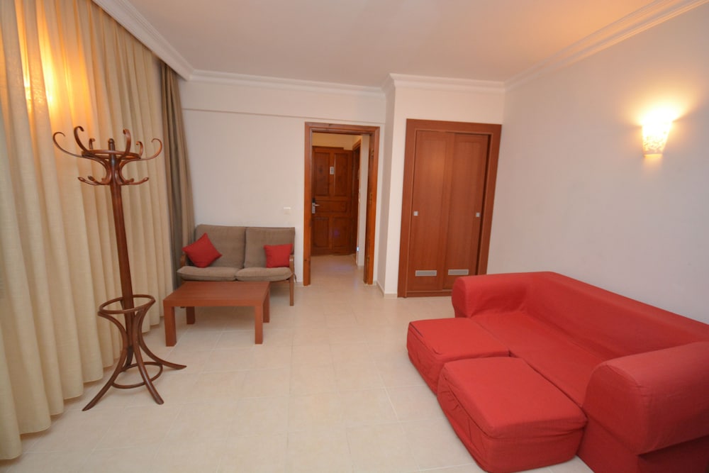 Saray Hotel 9/24
