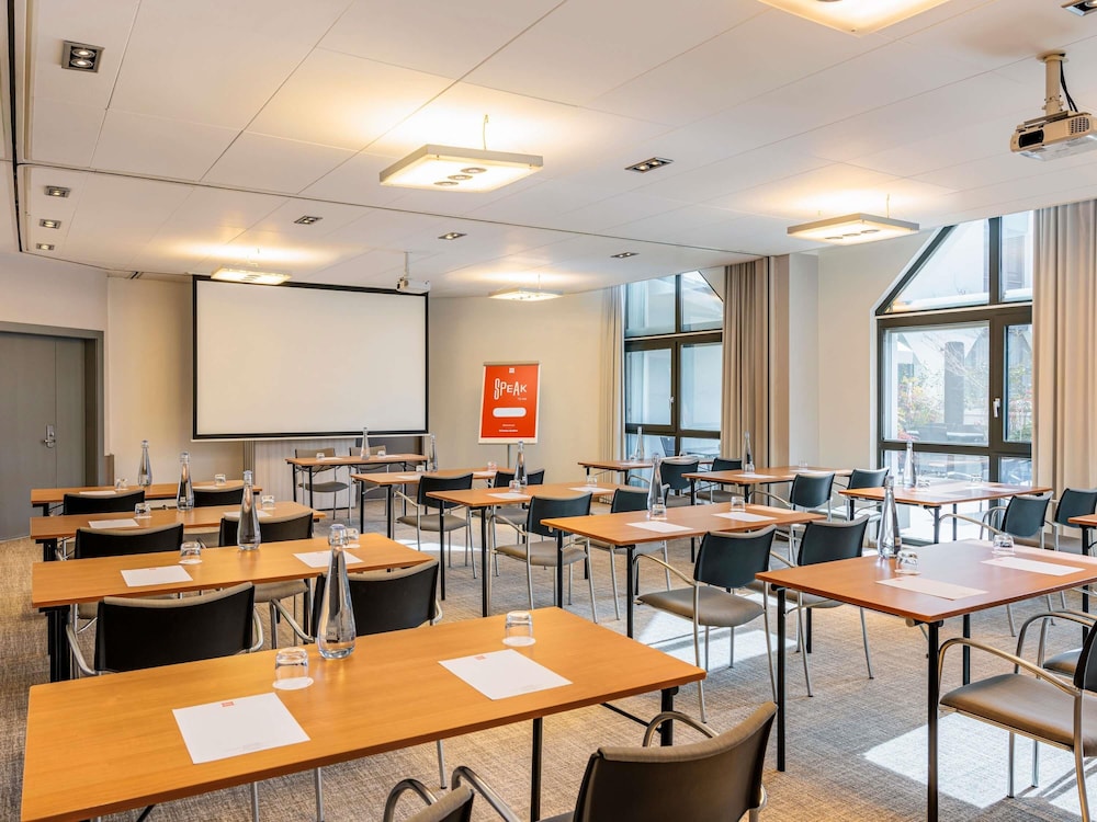 Ibis Lausanne Crissier 37/49