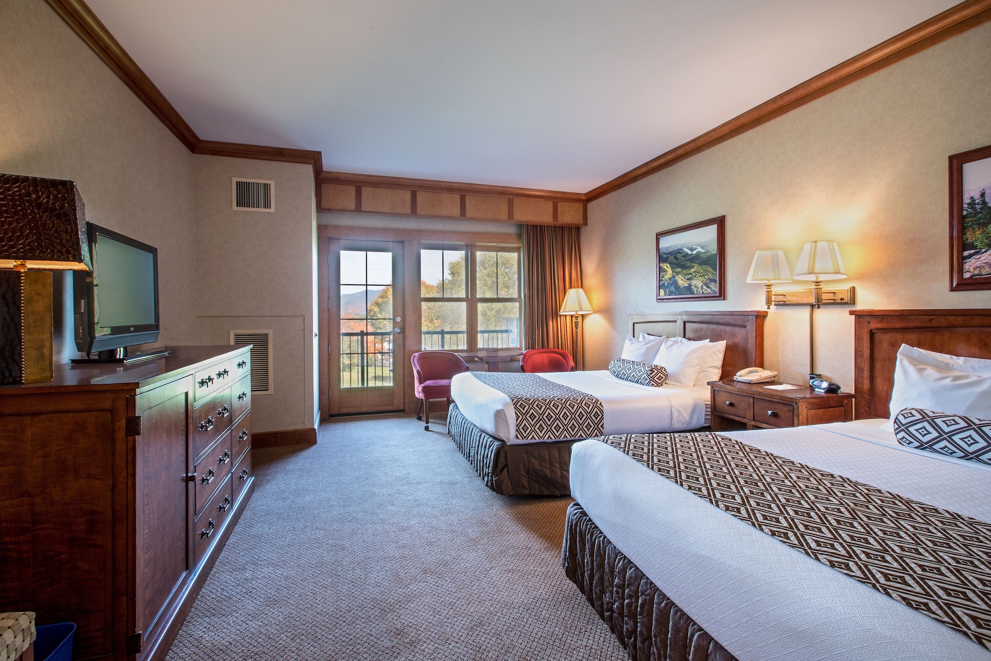 Premium, 2 Queen Beds, Lake View