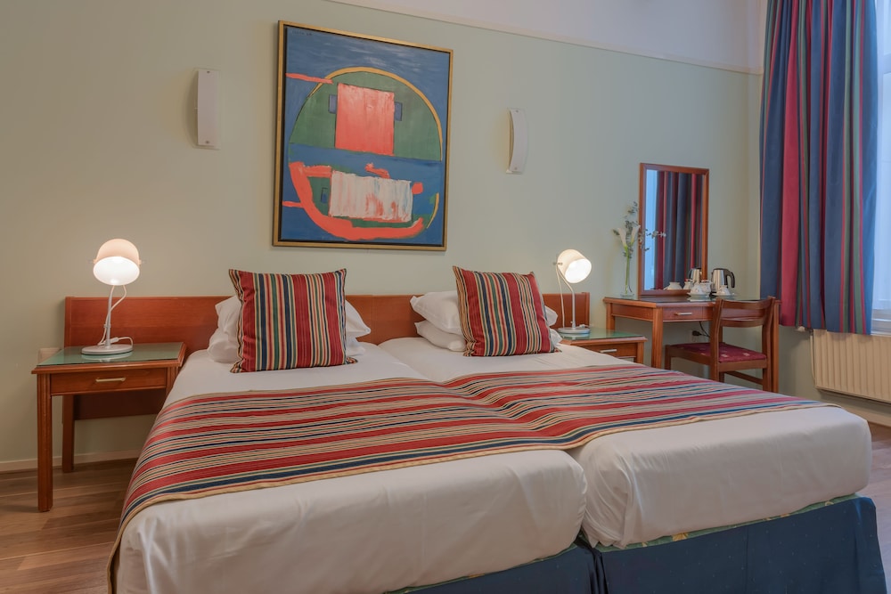 Hotel Des Arts 14/62