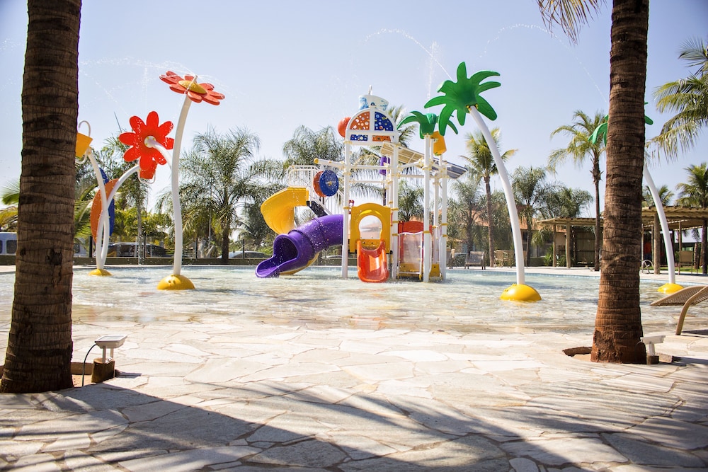 GRANDES LAGOS RESORT E PARQUE AQUATICO 37/47