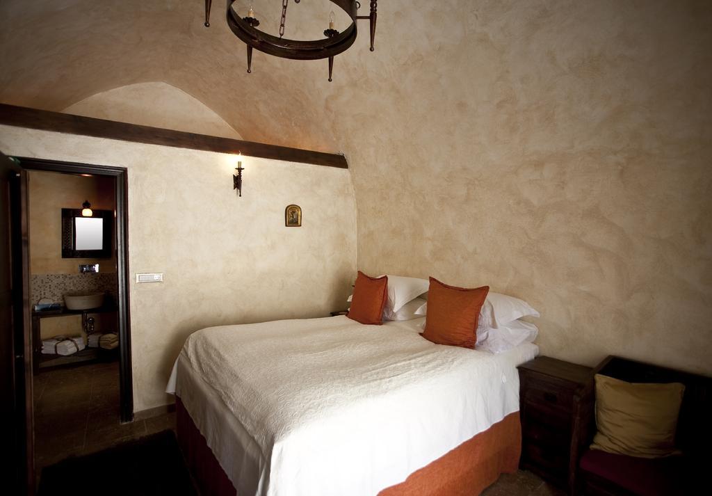 جناح بسرير كينج، Spirit Of The Knights Boutique Hotel 2/5