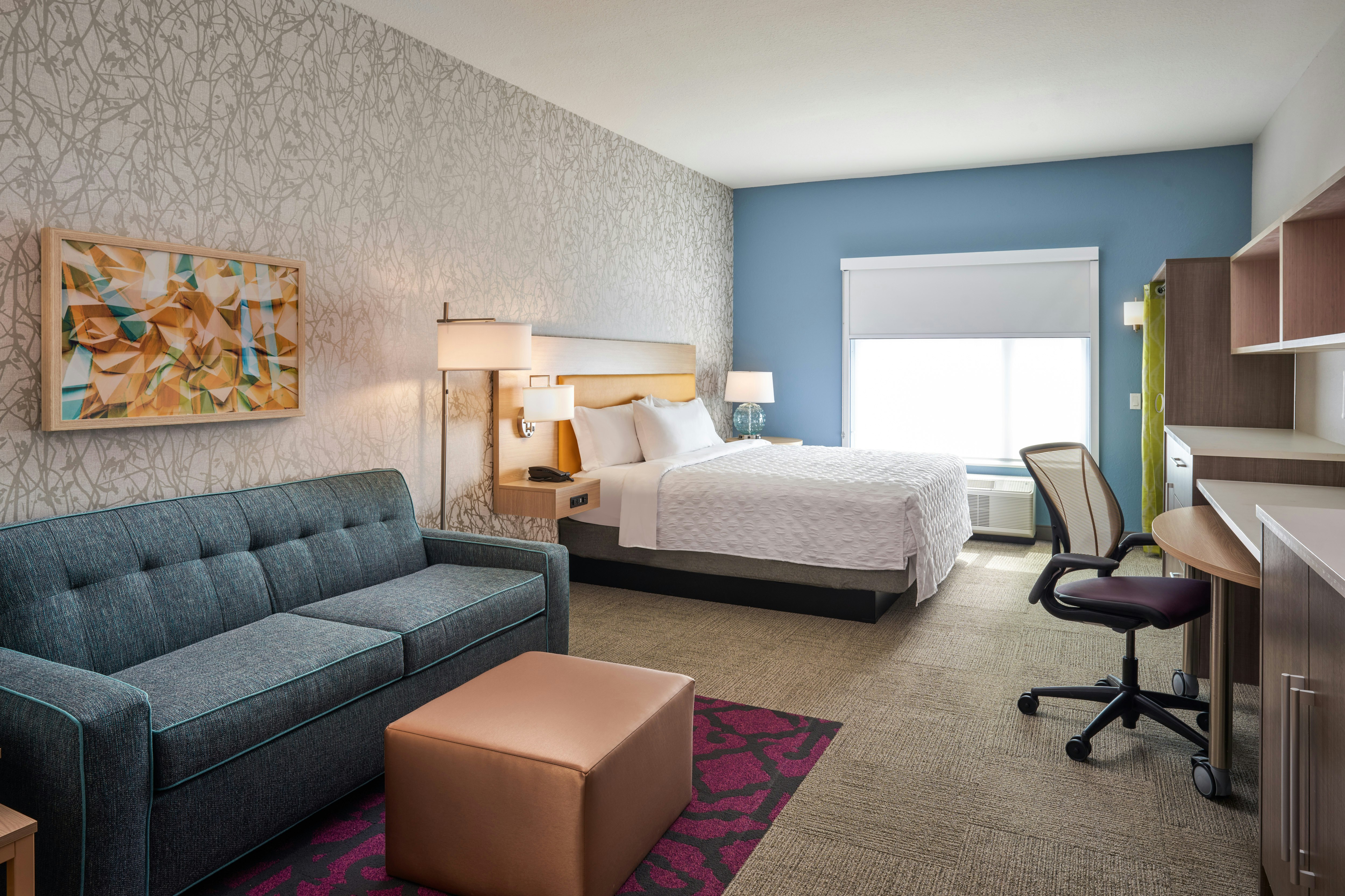 STUDIO, SUITE, KING BED