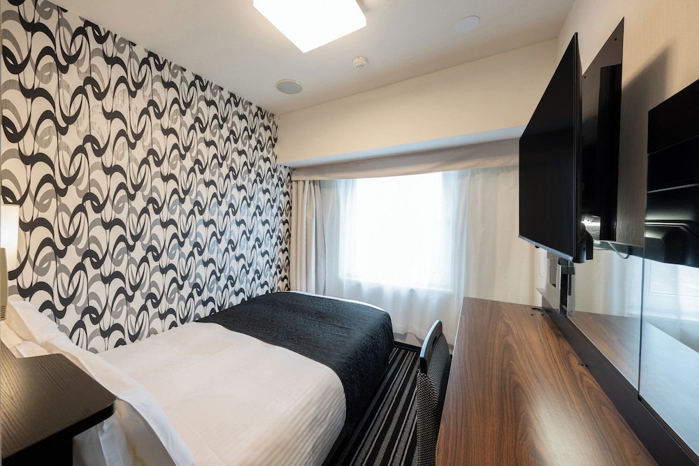 ROOM, SEMI DOUBLE BED