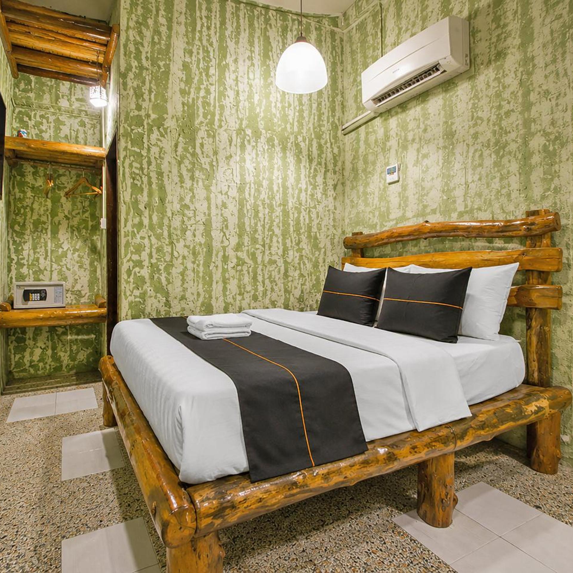 OYO 89411 900 Inn 31/50