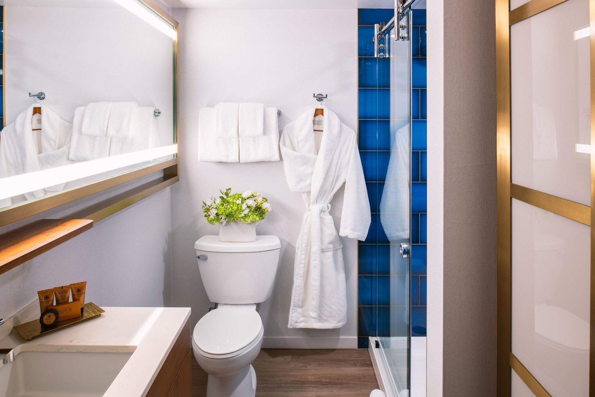 غرفة سوبيريور بسرير مزدوج بإطلالة على المدينة، Le Meridien Essex Chicago 4/5