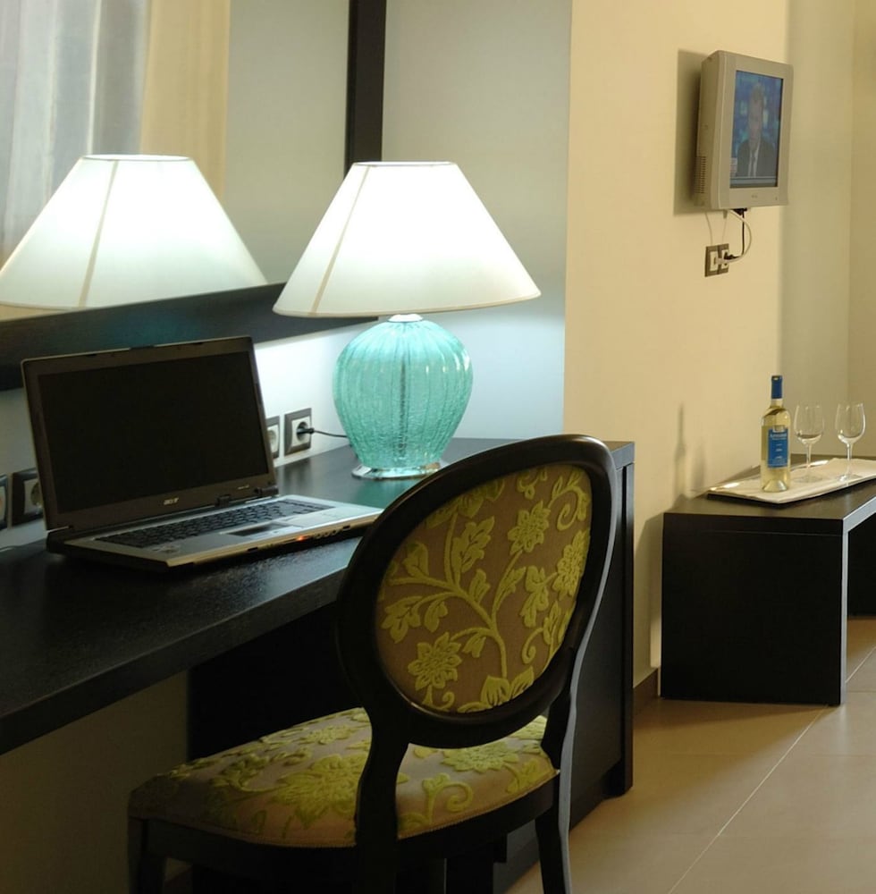 Angela Suites Boutique Hotel photo3
