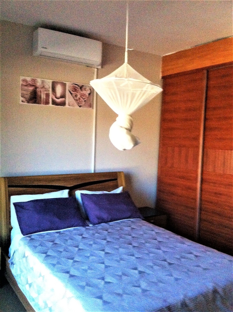 Uni Apartments 3/11