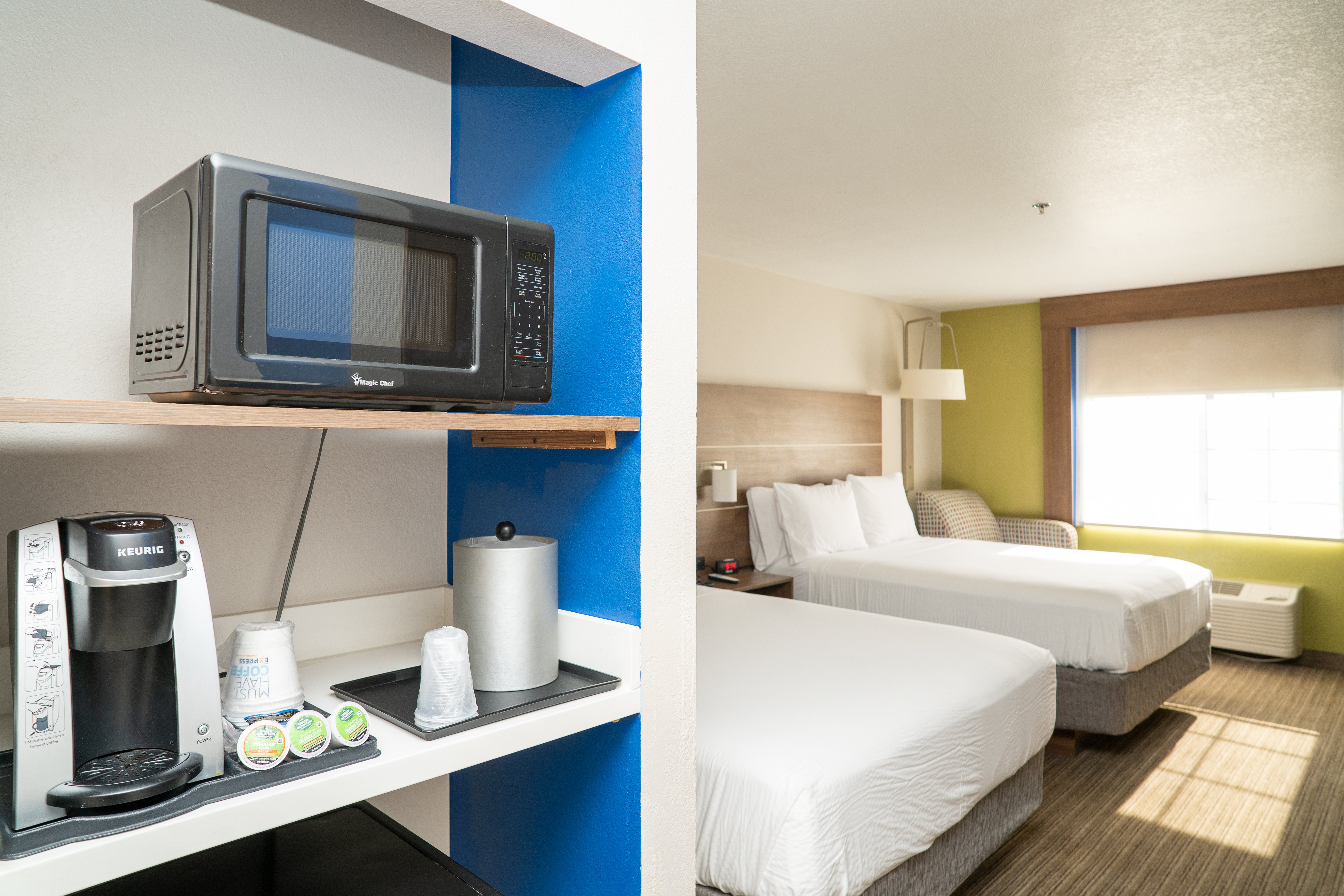 Holiday Inn Express Hotel & Suites Hesperia 24/56