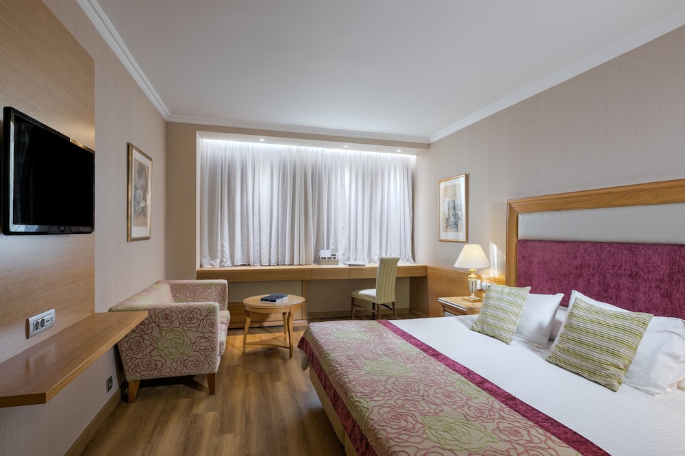 Divani Caravel Hotel 16/87
