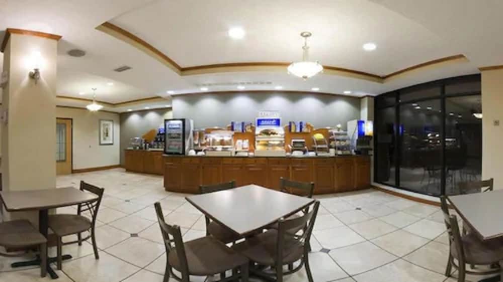 restaurant cafeteria