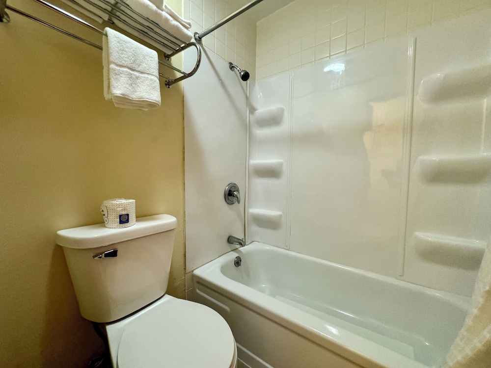 FairBridge Inn Express Hiawatha 4/12