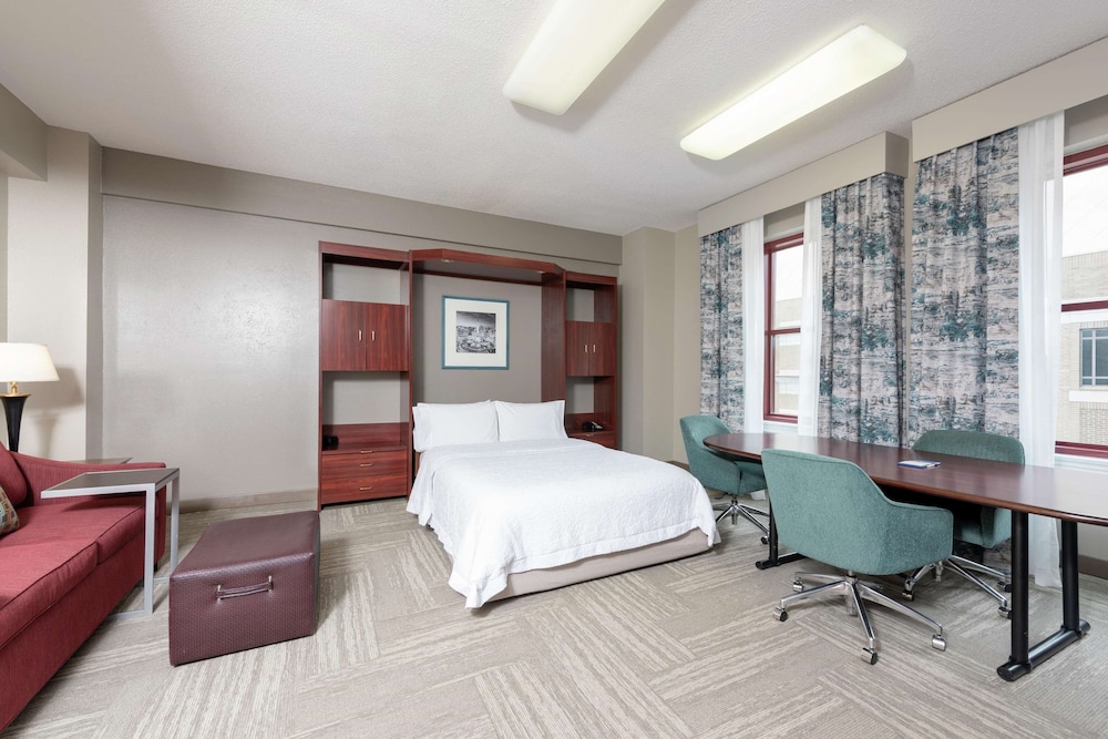 Hampton Inn Indianapolis Downtown Across From Circle Centre 25/75
