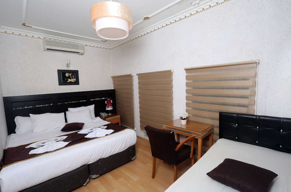 ROOM, TRIPLE